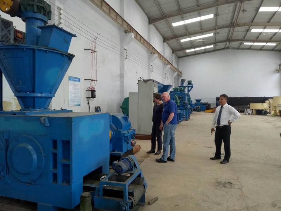 the hydraulic briquette machine